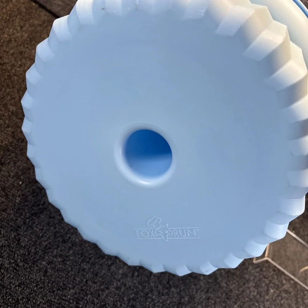Light Blue~Cupcake Shaped Cupcake Carrier~3 Stackable Tiers~Holds 24